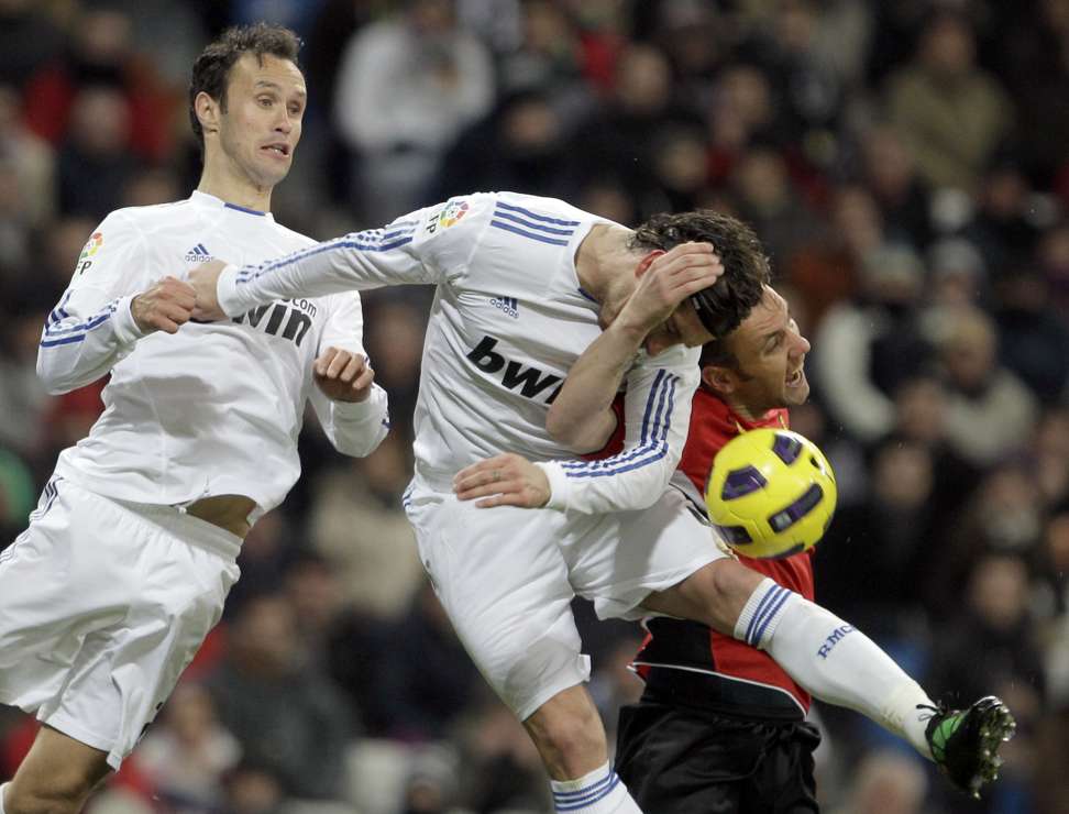 Ricardo Carvalho (left) in action for Real Madrid. Photo: AP