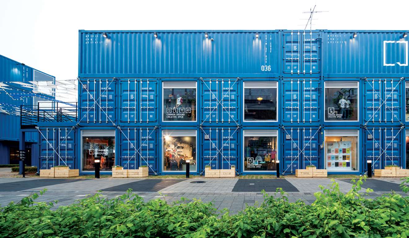 Common Ground, a shopping mall made from shipping containers by South Korean design studio Urbantainer made up of 200 large containers and which is capable of transforming into different structures or moving into different places. Photo: Courtesy of Urbantainer