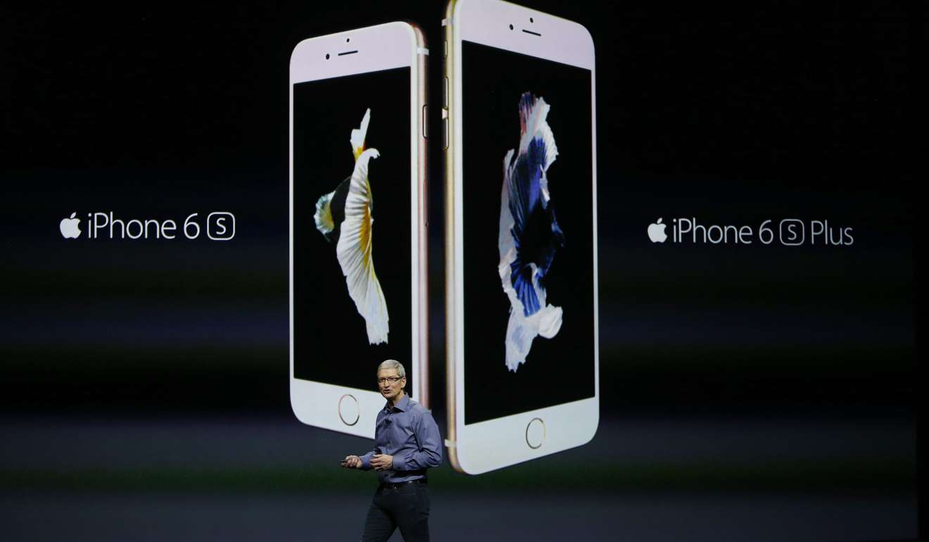 Apple CEO Tim Cook introduces the iPhone 6S and iPhone 6S Plus at a launch event in September 2015. Photo: EPA