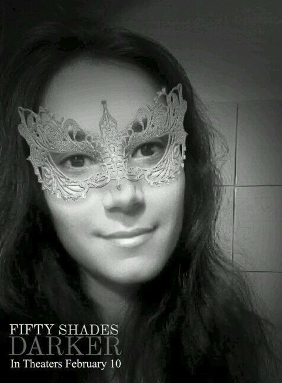 Twitter user @Nuria using the 50 Shades Darker Snapchat filter on Twitter. Photo: Twitter@Nuria