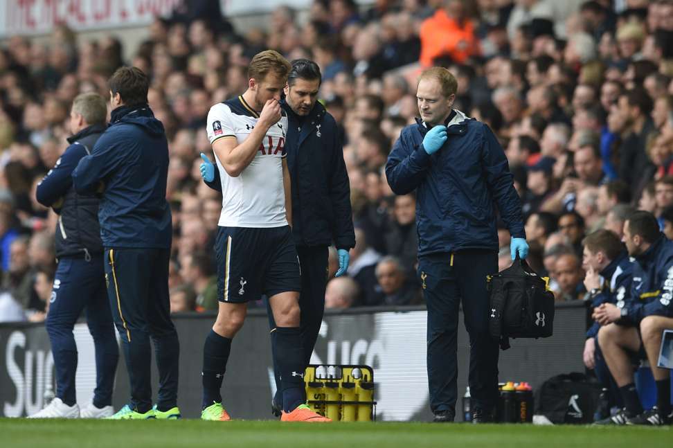 Tottenham Hotspur striker Harry Kane leaves the pitch during the first half against Millwall. Photo: EPA