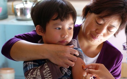A child receives a vaccination for measles in a clinic in Ningxia. Photo: Xinhua