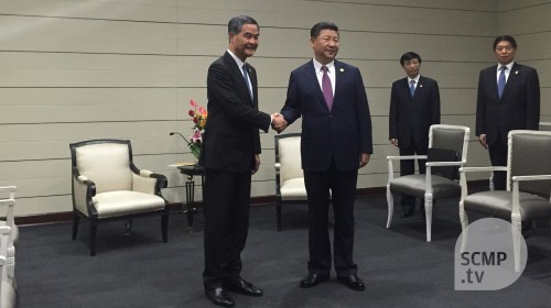 Leung Chun-ying meets Xi Jinping in Peru