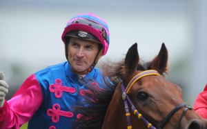 Opie Bosson gives the thumbs up after winning aboard Rapid Triumph. Photos: Kenneth Chan