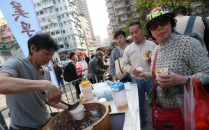 The government paper cited demand for street eats as a reason for proposing the cooked food bazaar. Photo: David Wong