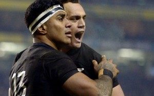 New Zealand's Malakai Fekitoa (L) celebrates scoring their third try Reuters / Clodagh Kilcoyne