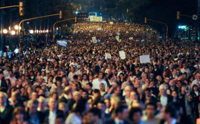 Thousands of people participate in a demonstration against the government of Cristina Fernandez de Kirchner in Buenos Aires. Photo: EPA