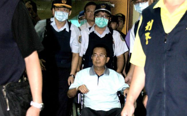 Taiwan's ex-president Chen Shui-bian leaves the hospital in September. Photo: EPA