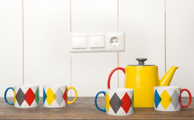 Teapot and mugs by Jansen+co (jansenco.nl)