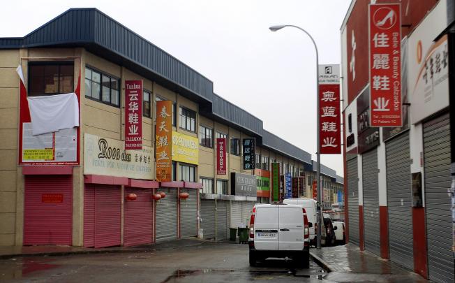 Chinese traders close warehouses in the Madrid's Cobo Calleja industrial zone to protest a police crackdown on alleged money laundering. Photo: EPA