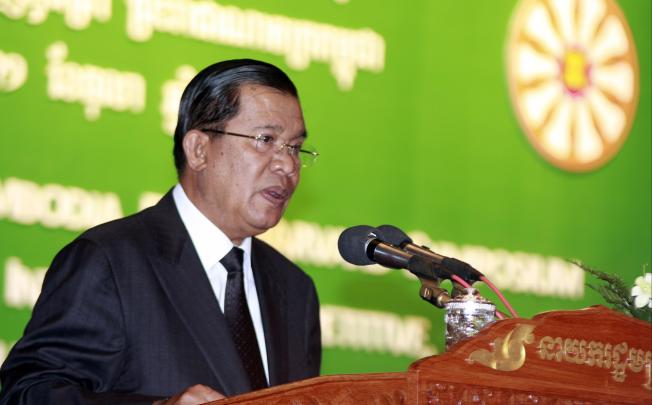 Cambodian Prime Minister Hun Sen speaking at the opening of an Asean Symposium in Phnom Penh, Cambodia, Oct. 30, 2012. Photo: Xinhua