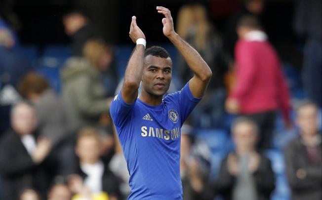 Chelsea defender Ashley Cole has agreed to a new contract with Chelsea. Photo: AFP