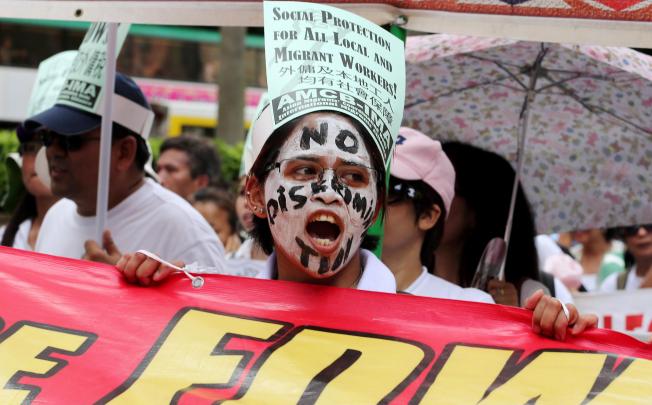 Protesters on their way to the Central Government Offices. Photo: Felix Wong