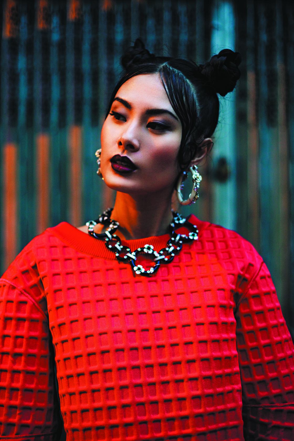 That page: jumper (HK$25,200) from Chanel. Earrings and necklace, same as before.