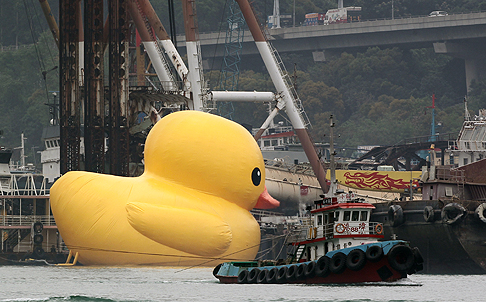The Rubber Duck in a Tsing Yi harbour on Thursday preparing for its entrance into Victoria Harbour next week. Photo: Dickson Lee