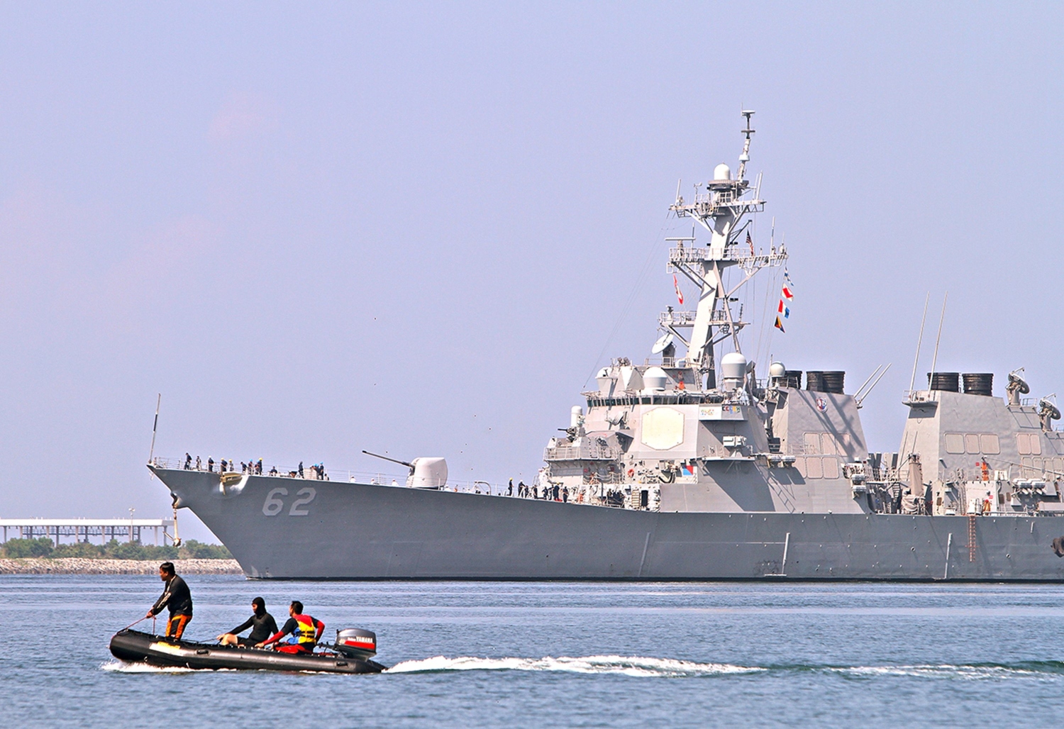 US destroyer USS Fitzgerald arrives at the former US naval base in Subic Bay, Olongapo City, north of Manila on Thursday. Photo: AFP
