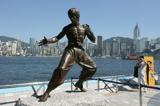 Bruce Lee statue at the Avenue of Stars in Tsim Sha Tsui