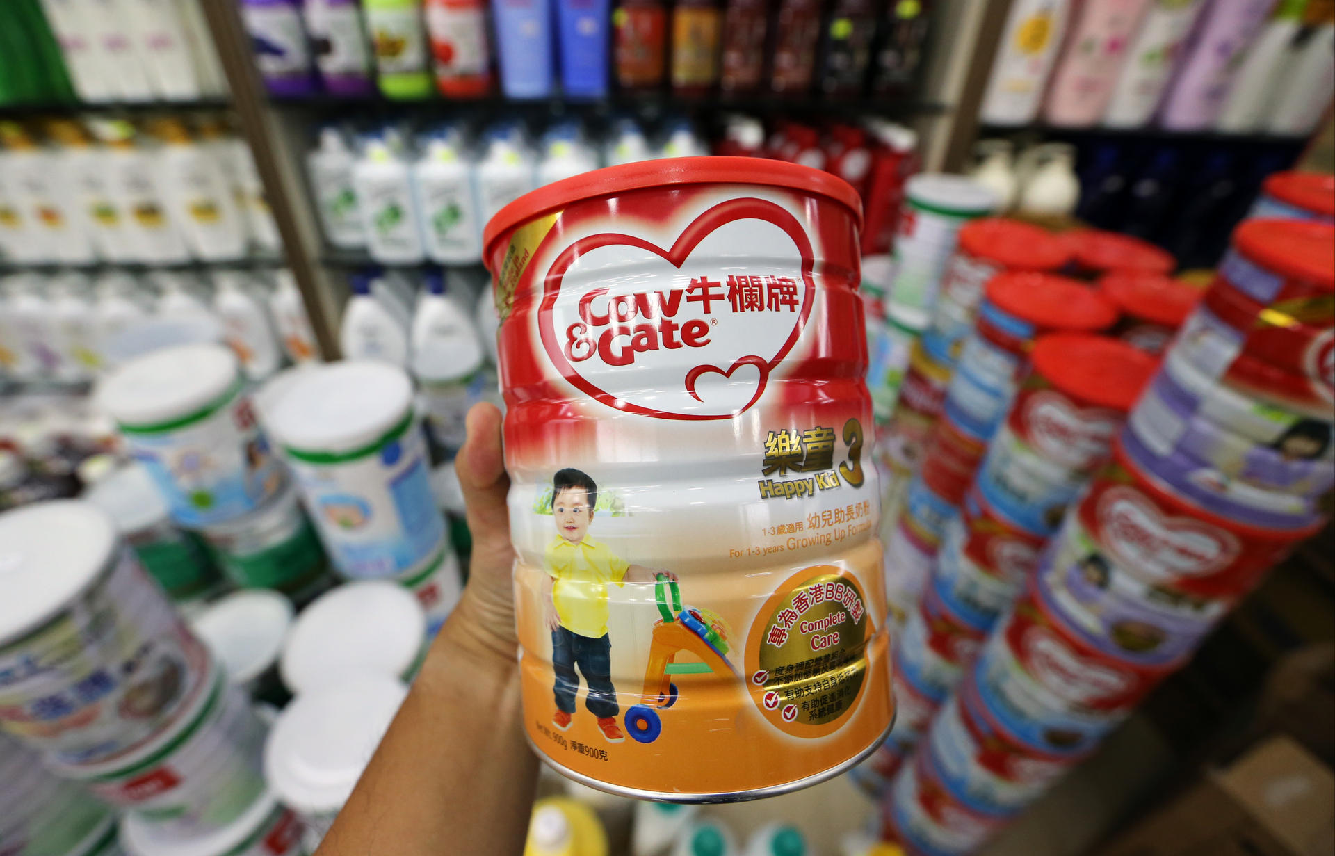 Two batches of Cow &amp; Gate milk powder have been recalled after 140,000 tins of affected formula were identified. Photo: Felix Wong