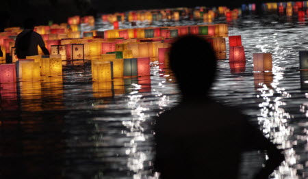 Paper lanterns for the repose of the atomic bombing victims in Hiroshima. Photo: AP