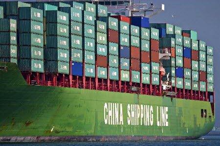 China Shipping Container Lines posted another half-yearly net loss yesterday. Photo: Bloomberg
