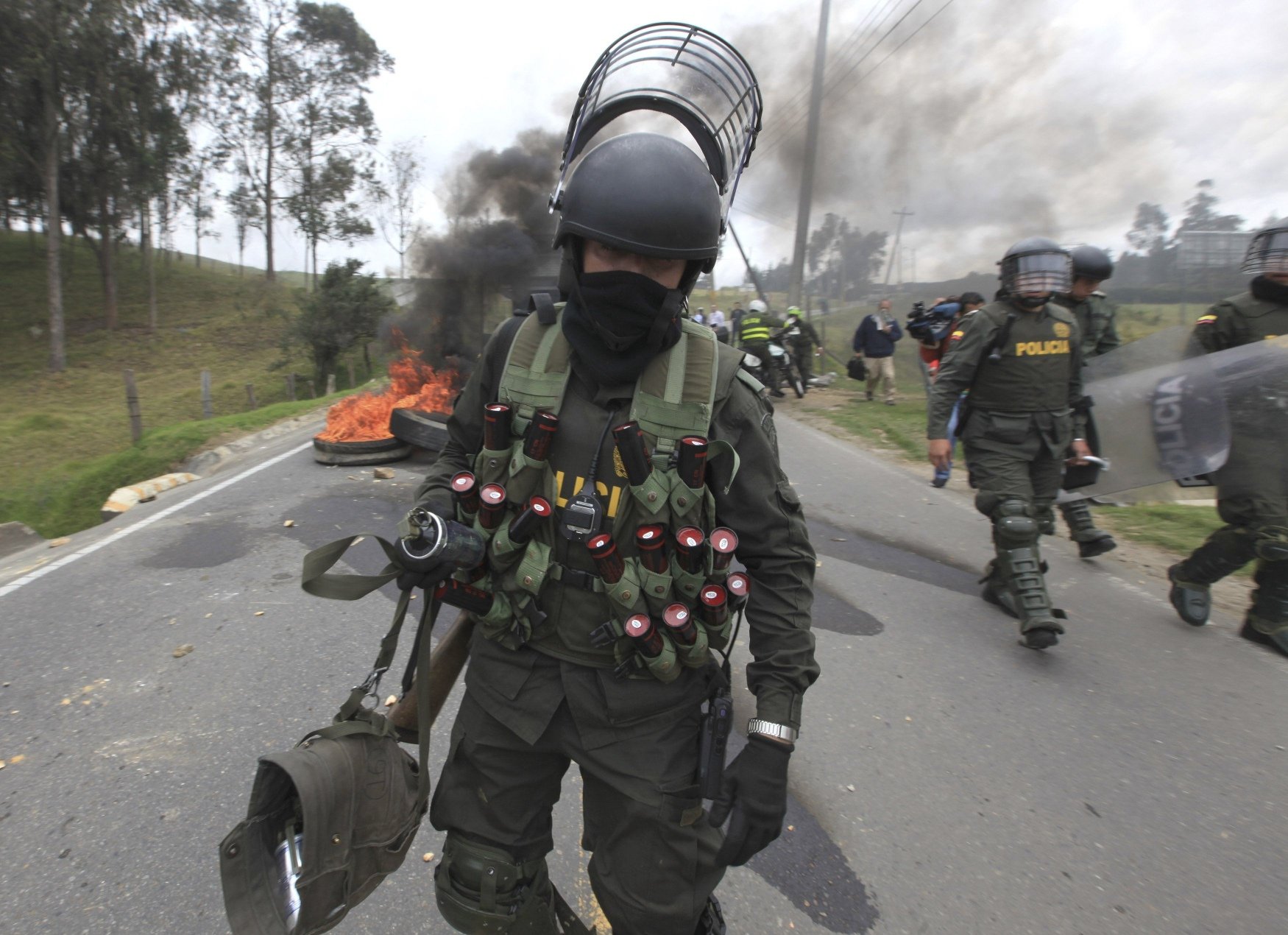 Colombian troops after clashes with ELN rebels in La Calera, near Bogota. Colombia's government says it is ready to negotiate with the rebels. Photo: AFP