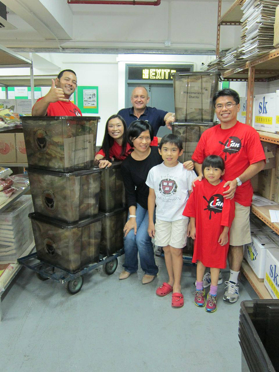 Feeding Hong Kong volunteers collect surplus food from restaurants and pass it on to the needy. Photo: Feeding Hong Kong