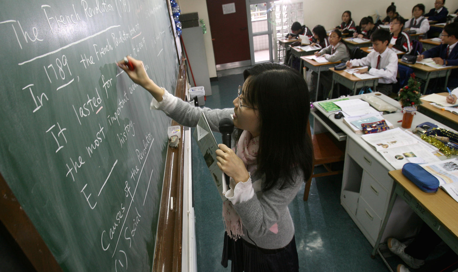 Would a ban on English save the Chinese language? Photo: David Wong