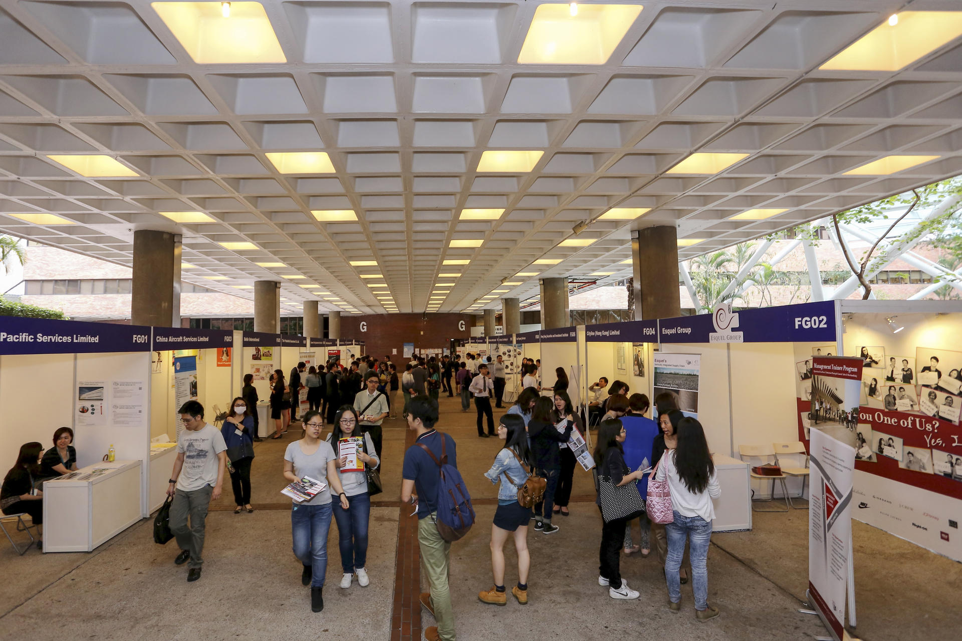 PolyU students attend a job fair. Employers prefer job applicants with internship experience because they are more mature and more familiar with the corporate world.