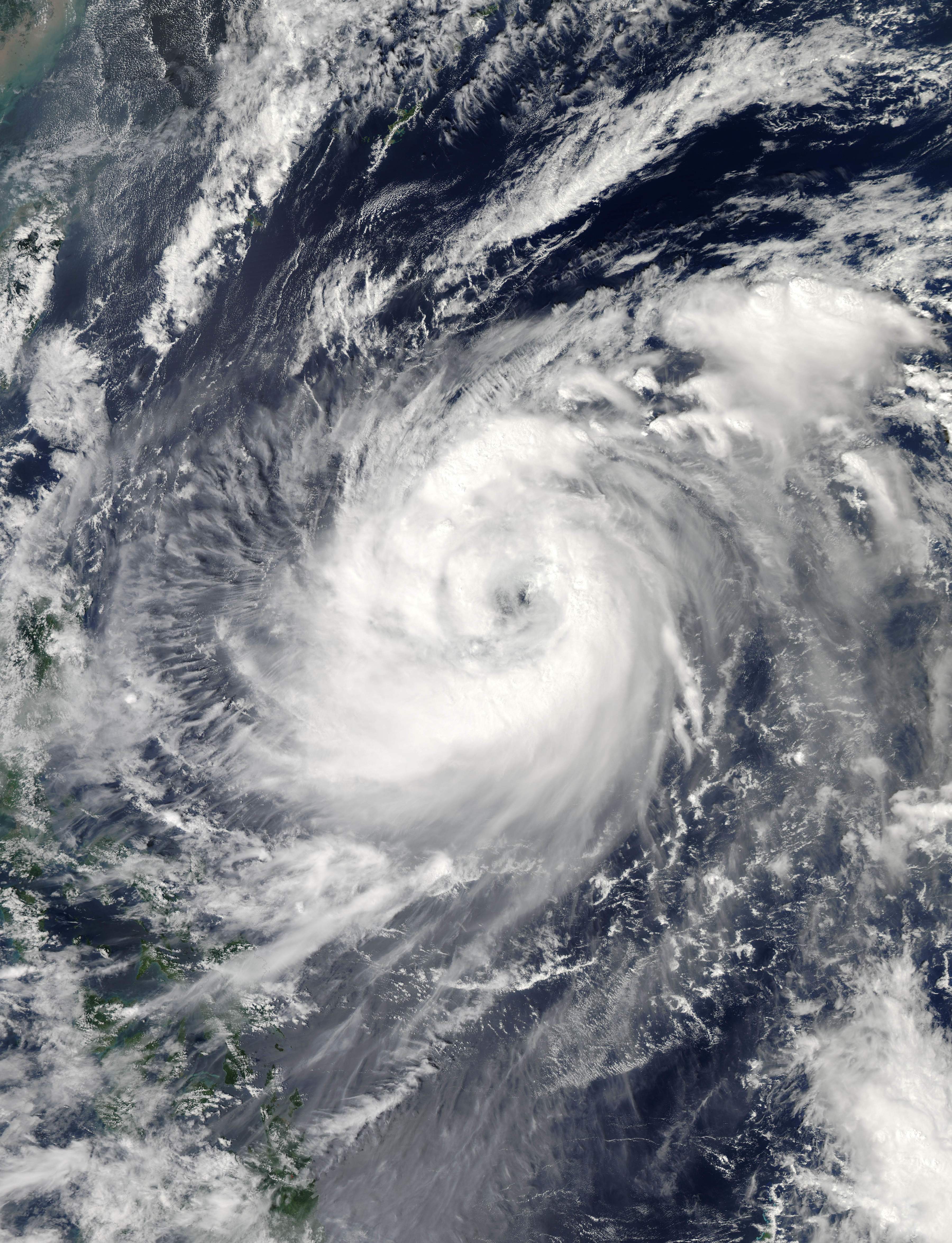This NASA satellite image obtained October 2, 2013 shows Typhoon Fitow in the Pacific Ocean. Photo: AFP / NASA