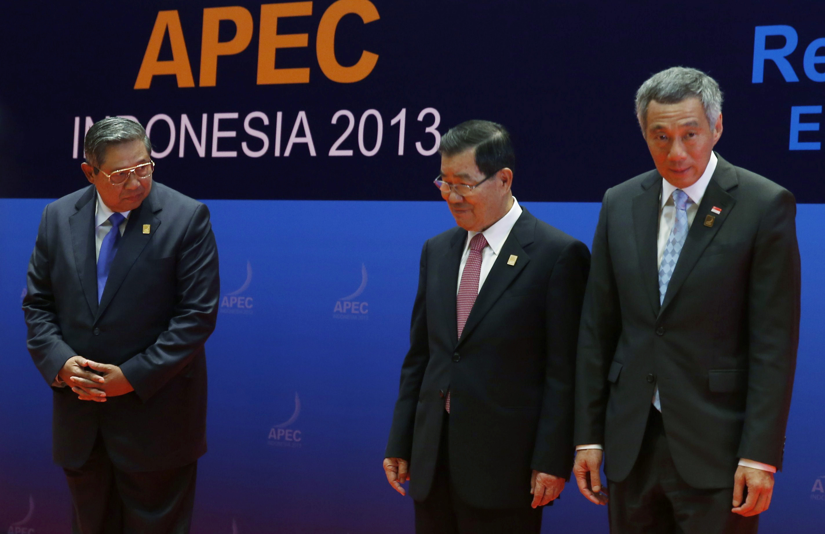 Taiwan's former Vice President Vincent Siew attends Apec with Indonesian President Susilo Bambang Yudhoyono and Singapore’s Prime Minister Lee Hsien Loong at the Apec forum in Bali. Photo: AP