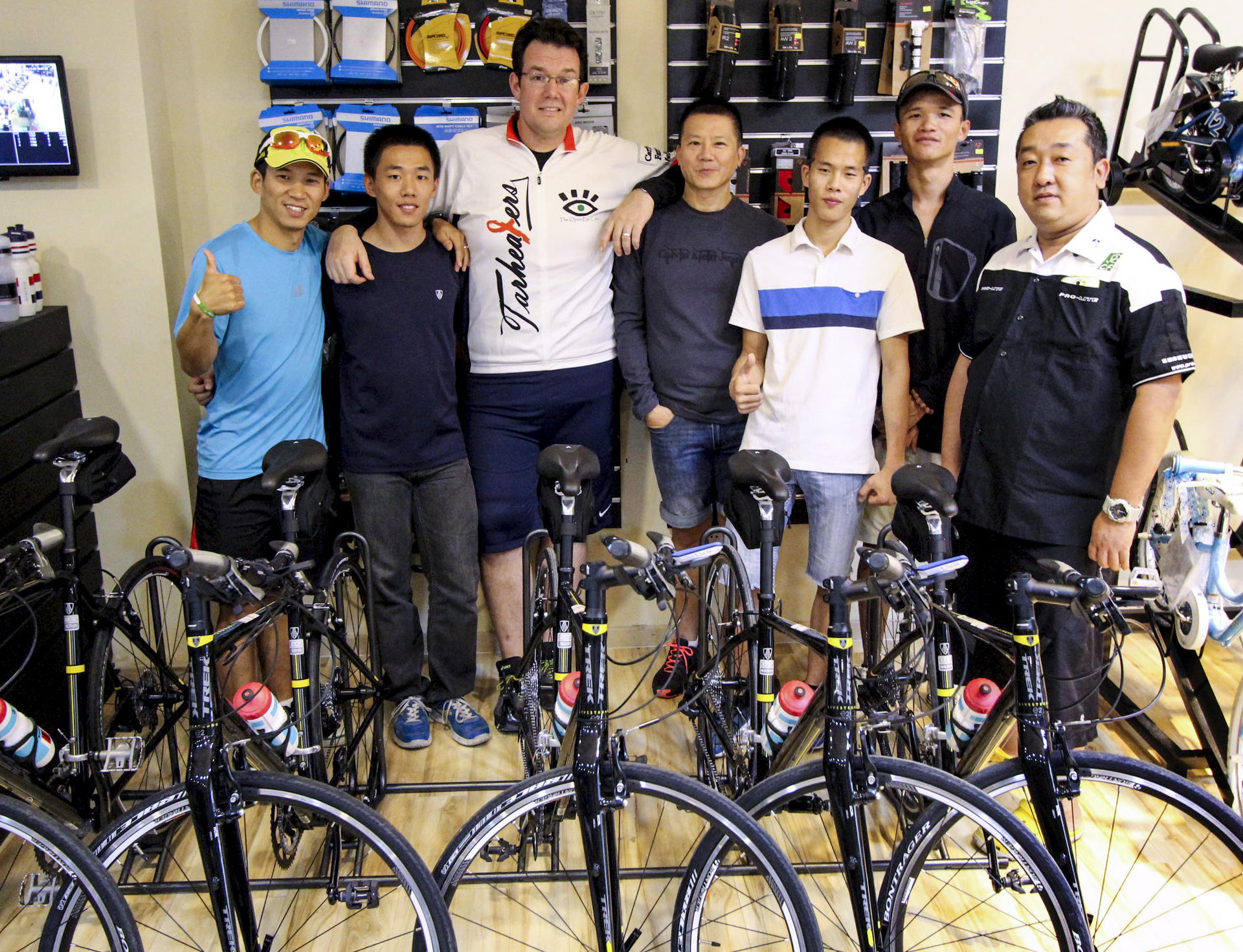 Team leader Nick Smith (third from left), resident manager of the Futian Shangri-La, Shenzhen with fellow riders.