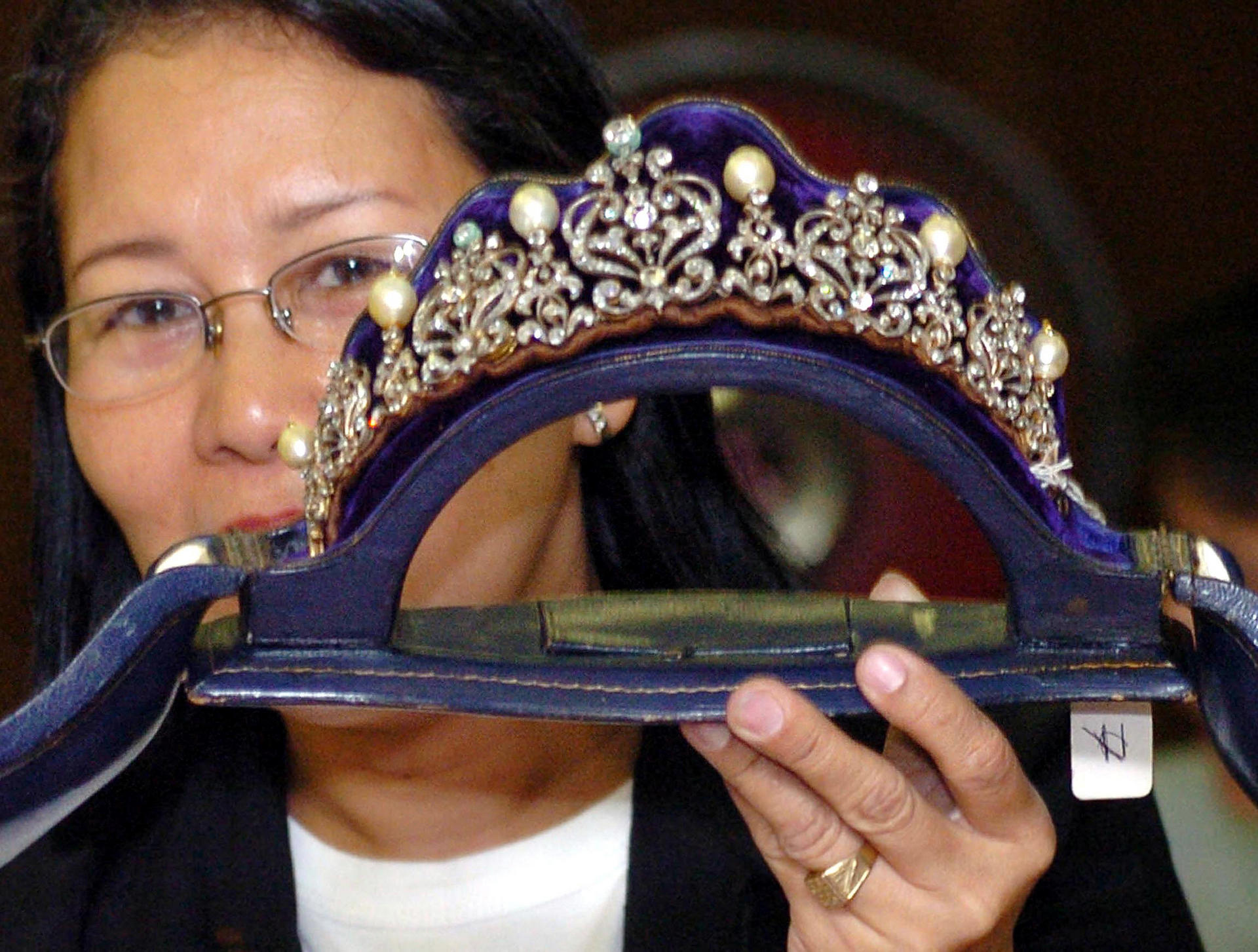 Ill-gotten' Imelda Marcos jewellery could auctioned | South China Morning Post