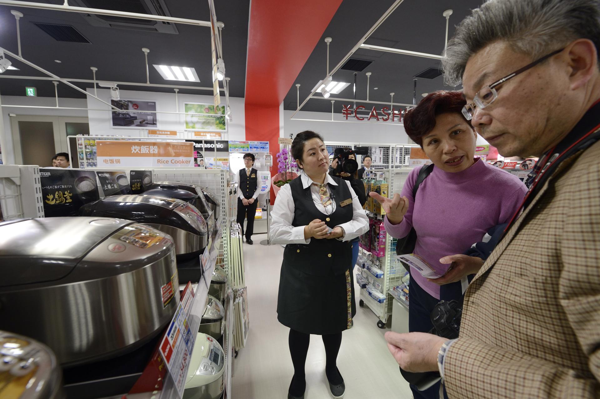 Rice cookers on sale in Tokyo.Photo: Bloomberg