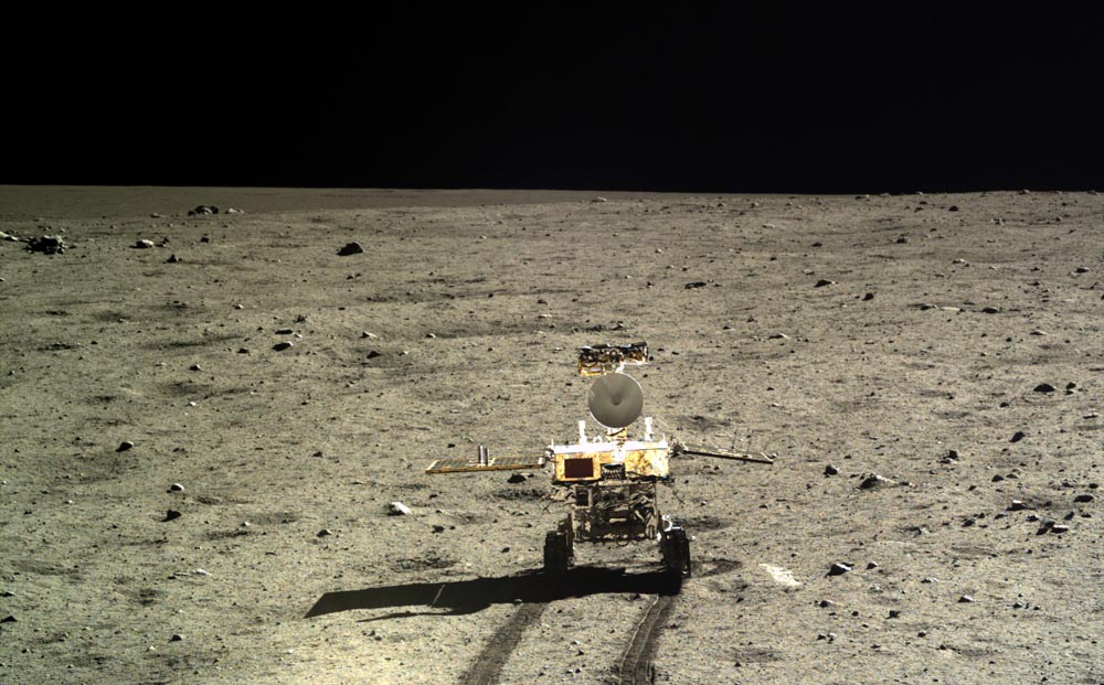 Jade Rabbit moon rover during Chang'e-3 lunar probe mission's first lunar day circle. Photo: Xinhua