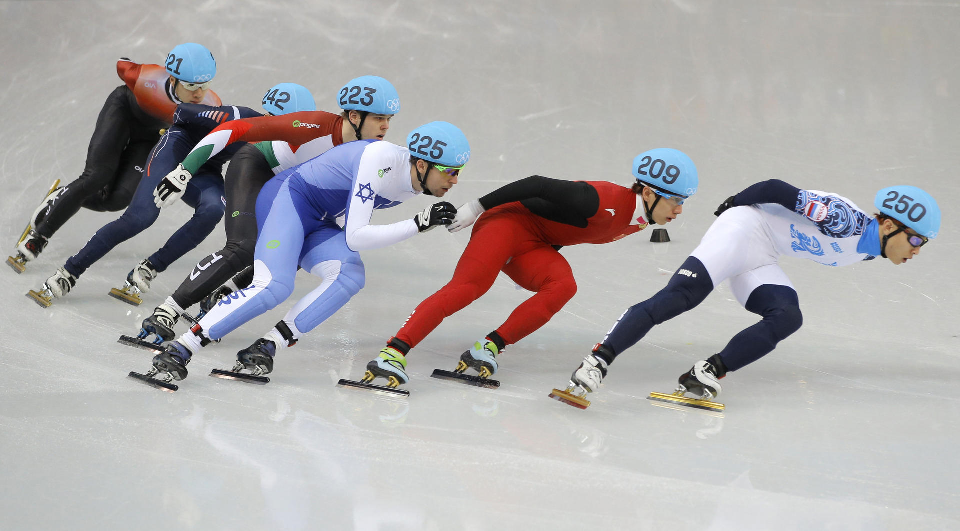 Hong Kong's Barton Lui trails the pack of speed skaters in his heat. Photo: AP