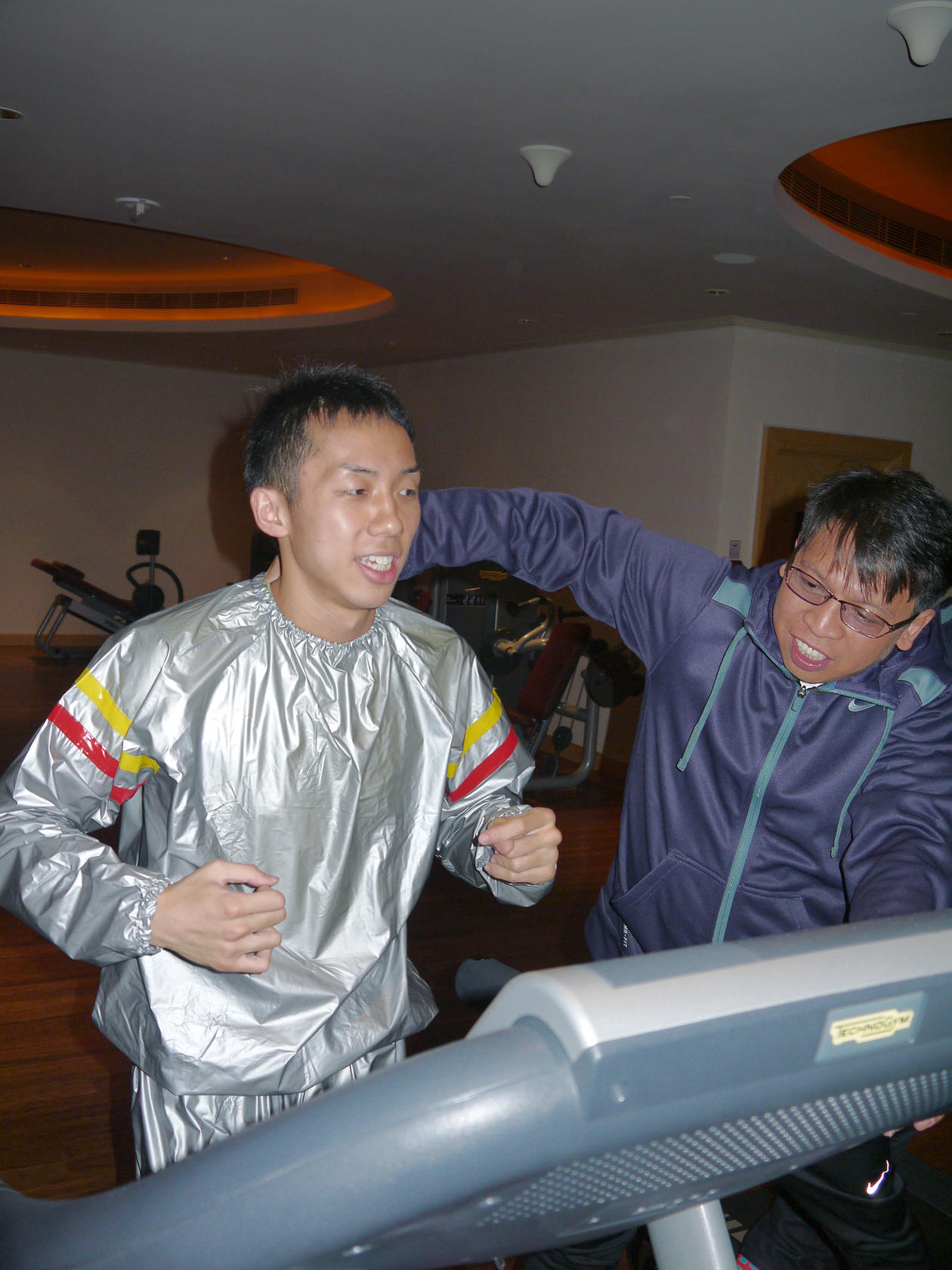 Coach Aljoe Jaro with Rex Tso on the treadmill. Photo: Unus Alladin