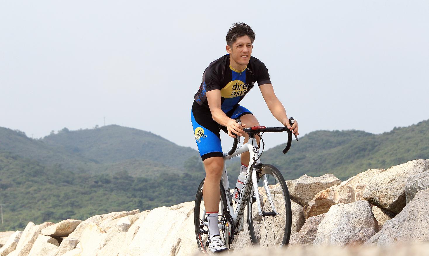 A file picture of avid cyclist Colin Robertson along Sunny Bay waterfront in Tung Chung in 2012. Photo: Jonathan Wong