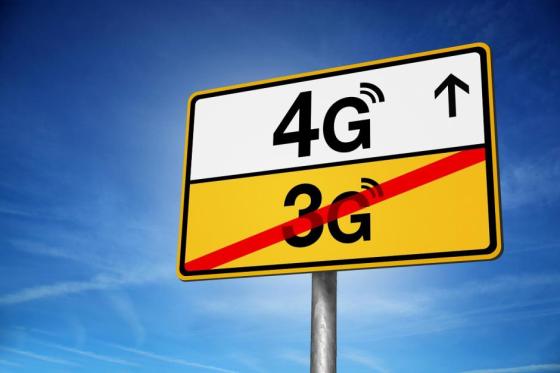 China Mobile is likely to spend heavily on promotions to meet its aggressive 4G targets for the rest of this year.
