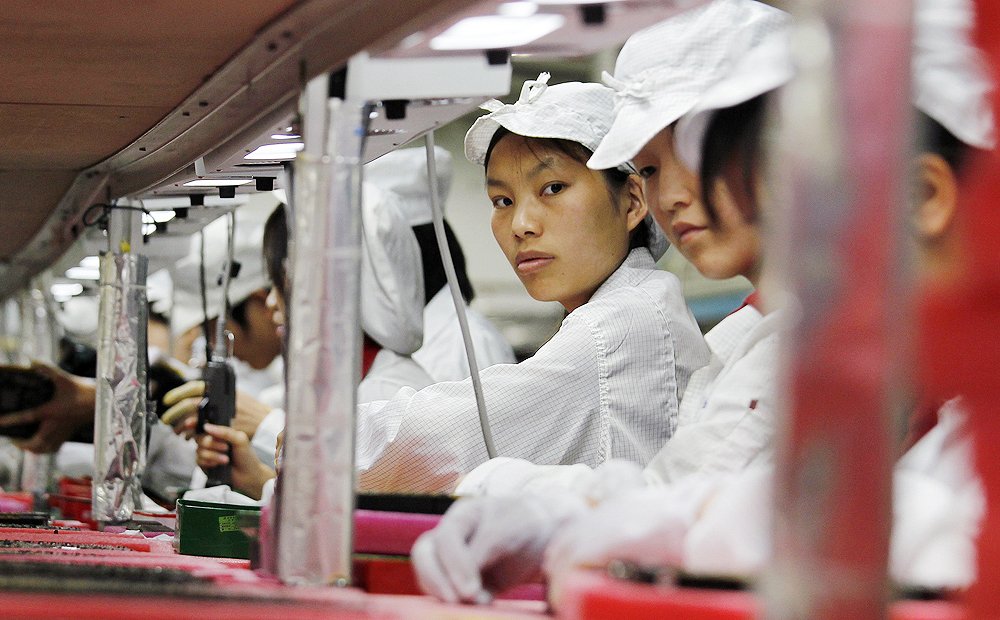 A survey found nearly 30 per cent of Hong Kong-based manufacturers were planning to move their factories from pearl river delta to areas with lower costs within three years. Photo: Reuters