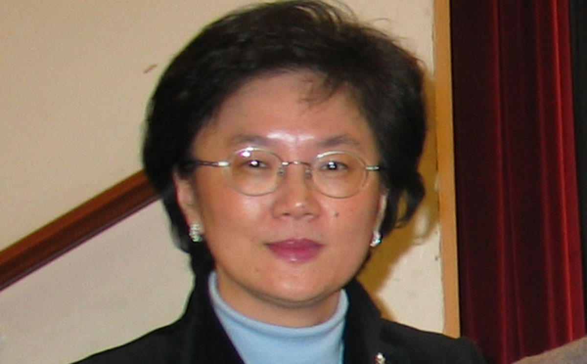 Women's Commission chairwoman Stella Lau Kun Lai-kuen refuted charges that people running the commission have been reduced to attending cocktail parties and receptions.