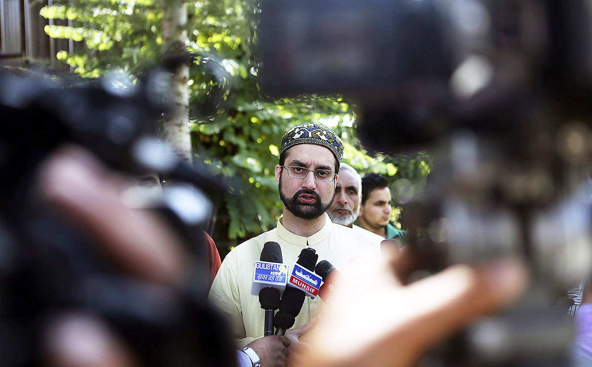 Indian Chairman of the moderate faction of the All Parties Hurriyat (Freedom) Conference, Mirwaiz Umar Farooq, speaks in New Delhi. Photo: EPA