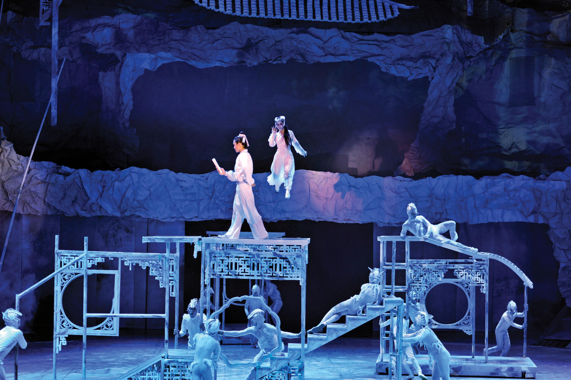 Dream of the Ghost Story by Shandong Acrobatic Troupe.