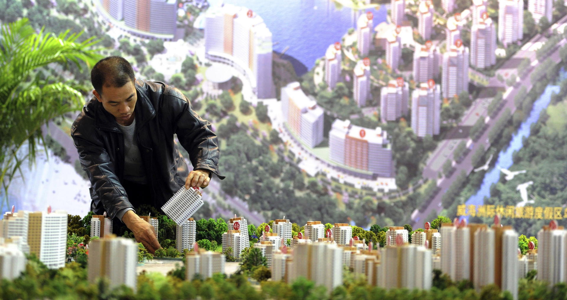 Home prices in Nanjing declined over the summer, ending a 24-month streak when prices rose in the city, while sales have fallen substantially as well. Photo: AP
