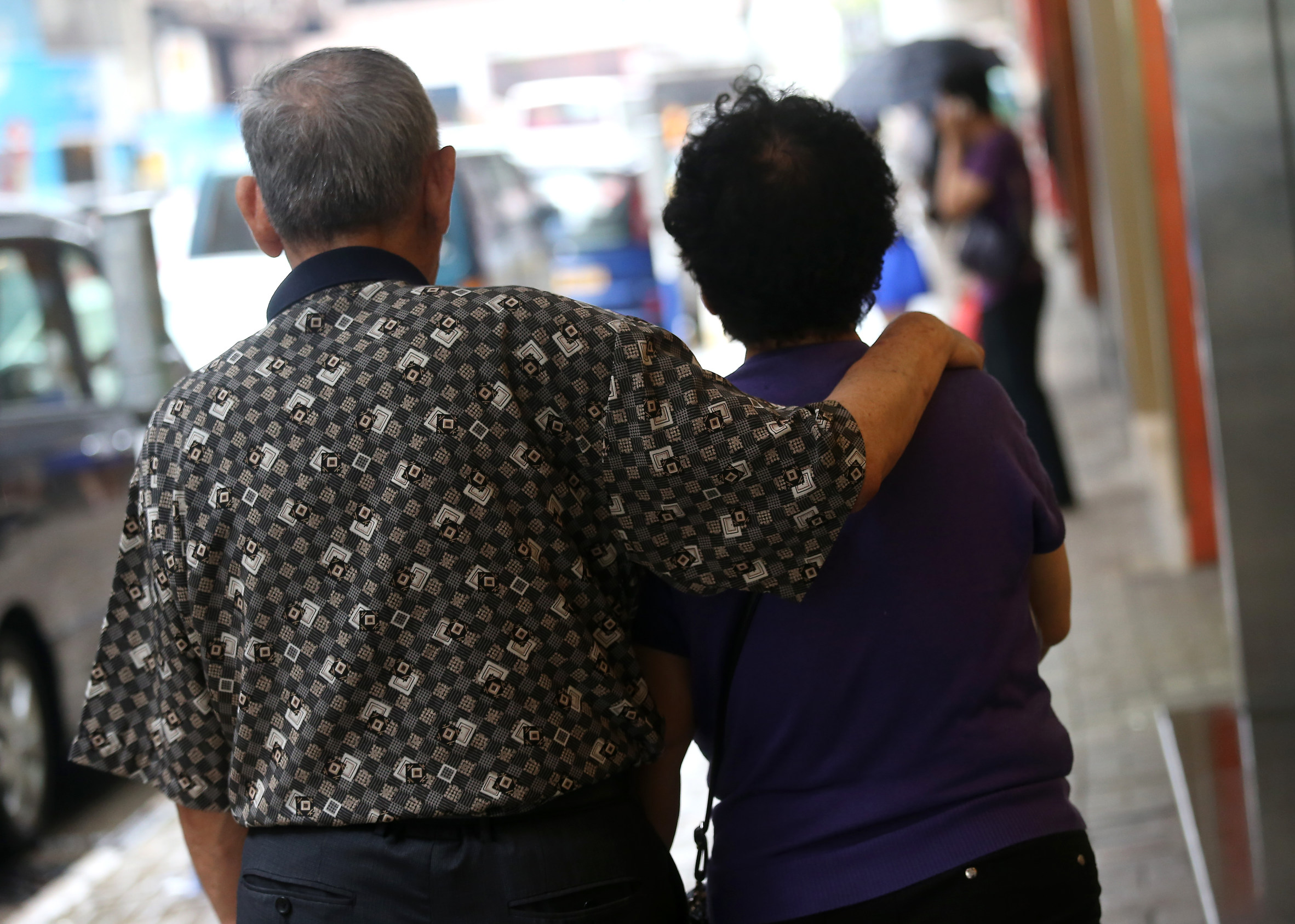 With gloomy GDP figures, the economic challenges of population ageing are obvious, for both Hong Kong and Singapore. Photo: K. Y. Cheng 
