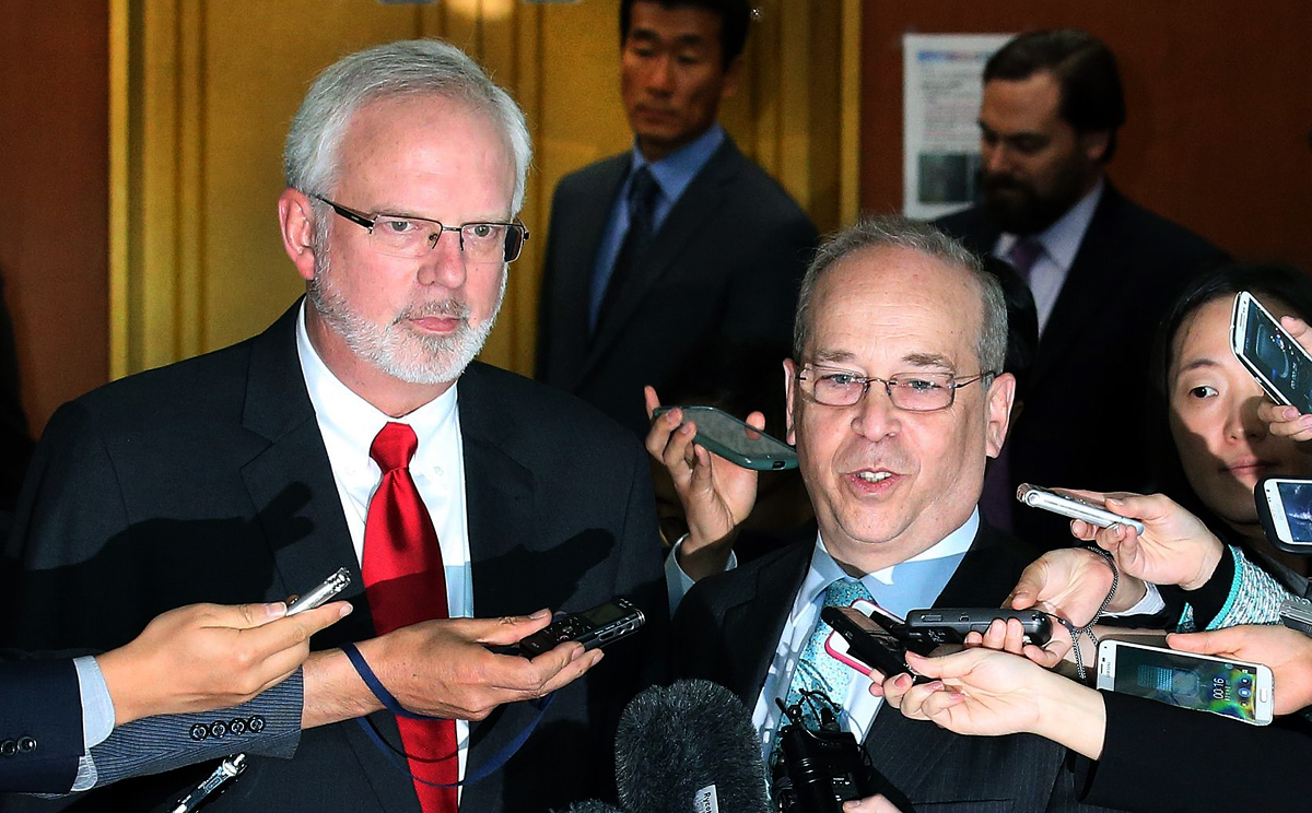 US Assistant Secretary of Defence David Shear speaks alongside Assistant Secretary of State Daniel Russel (right) after their meeting with South Korean Foreign Minister Yun Byung-se in Seoul on Monday. Photo: AFP