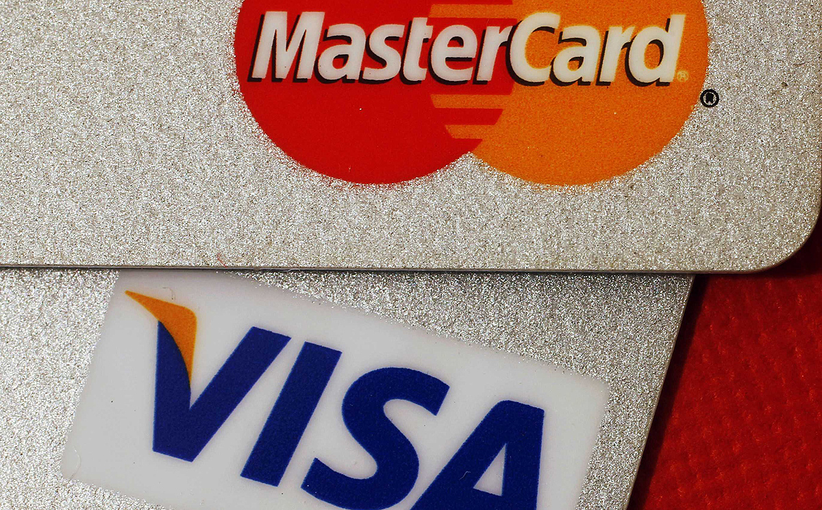 A change in the rules governing credit card use in China may offer opportunities to Visa and Mastercard. Photo: Reuters