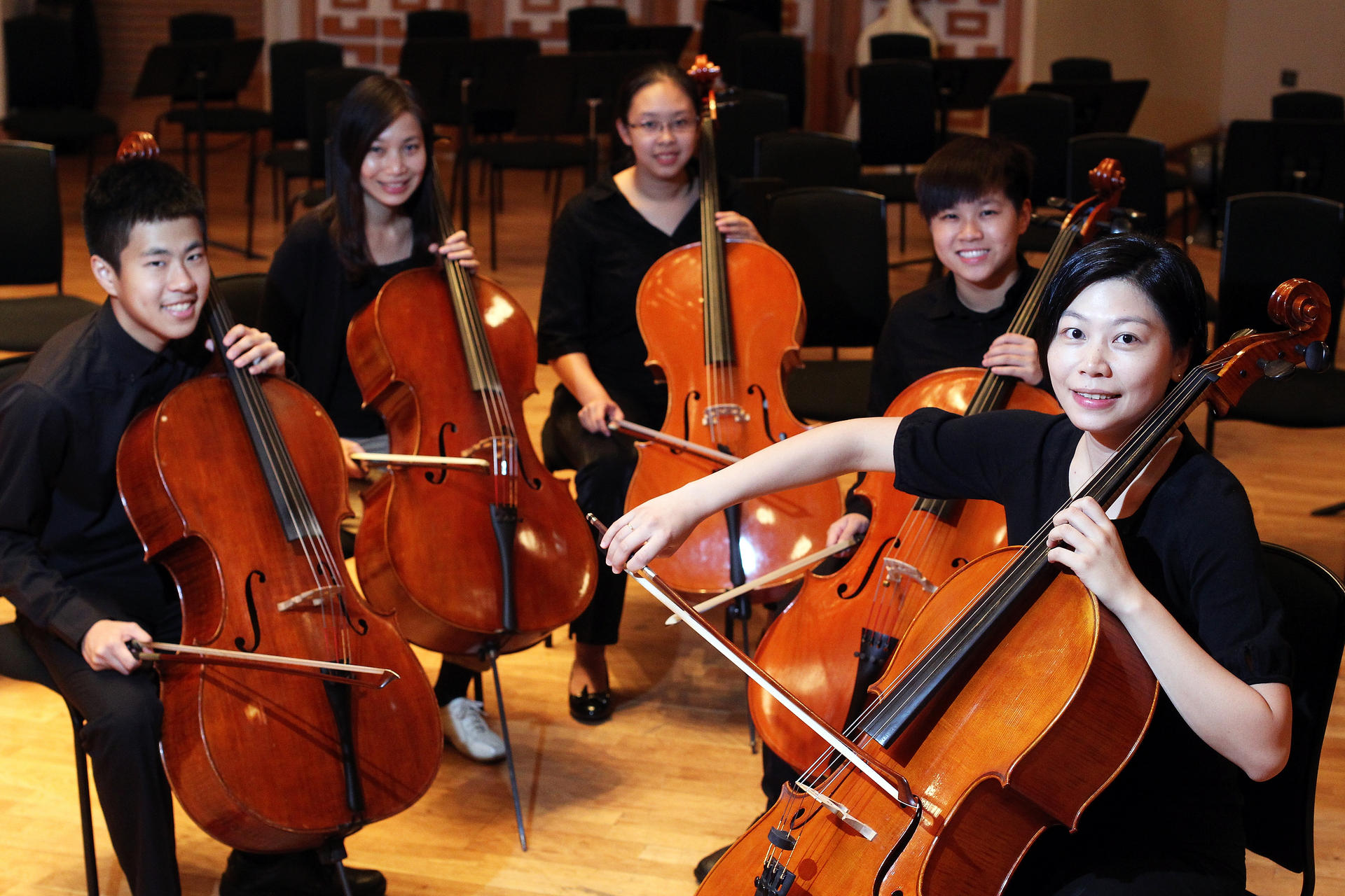 Left to right: Raron Chow, Jose Mak, Chavonne Lam, Charis Chan and Letty Poon rehearsing at the Cultural Centre. Photo: May Tse
