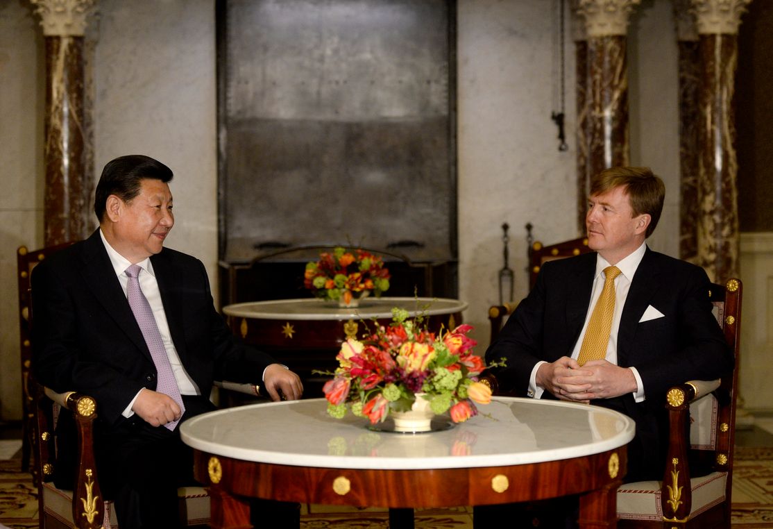 President Xi Jinping meets Dutch King Willem-Alexander. Both sides vowed to step up trade and economic co-operation. Photo: AP