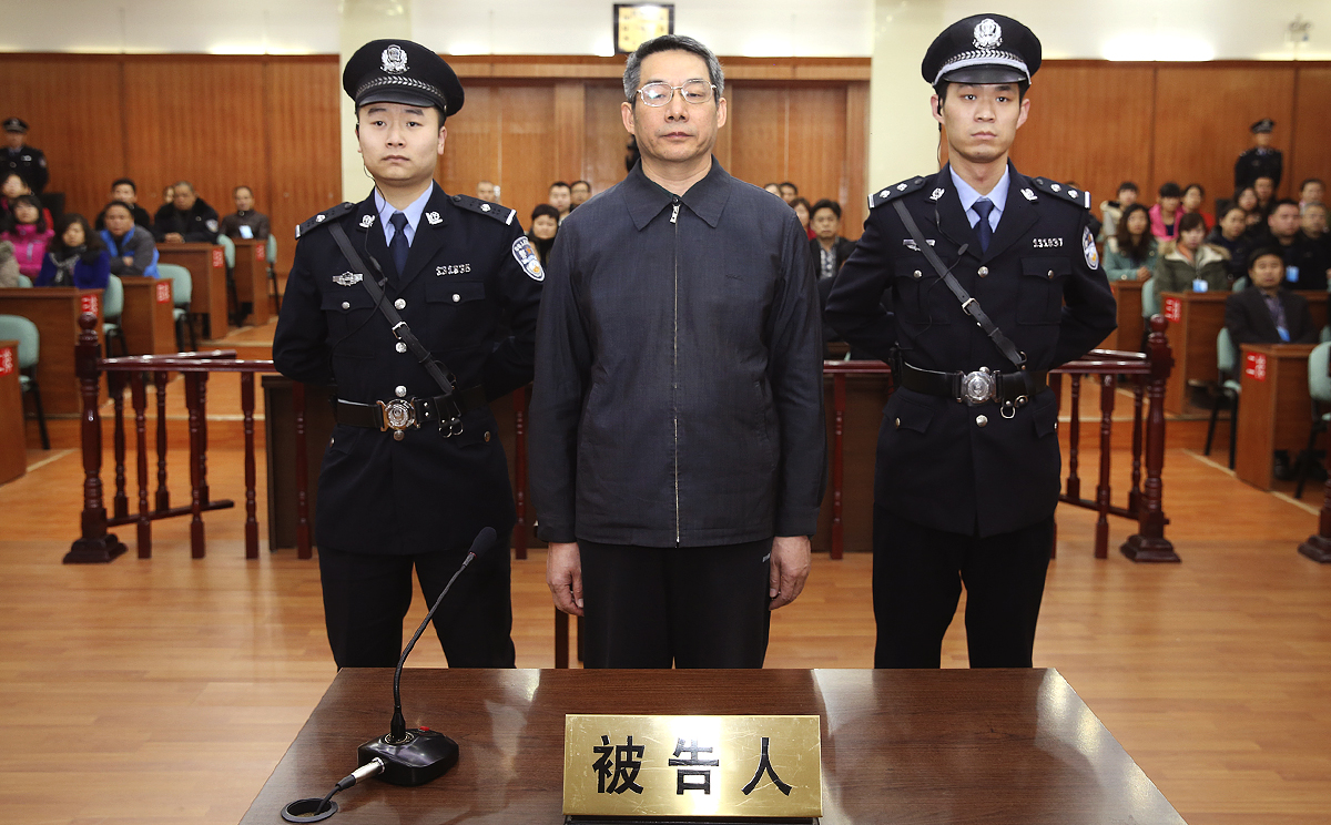 Liu Tienan (centre) was sentenced to life in prison for bribery and abuse of power on Wednesday morning. Photo: Xinhua