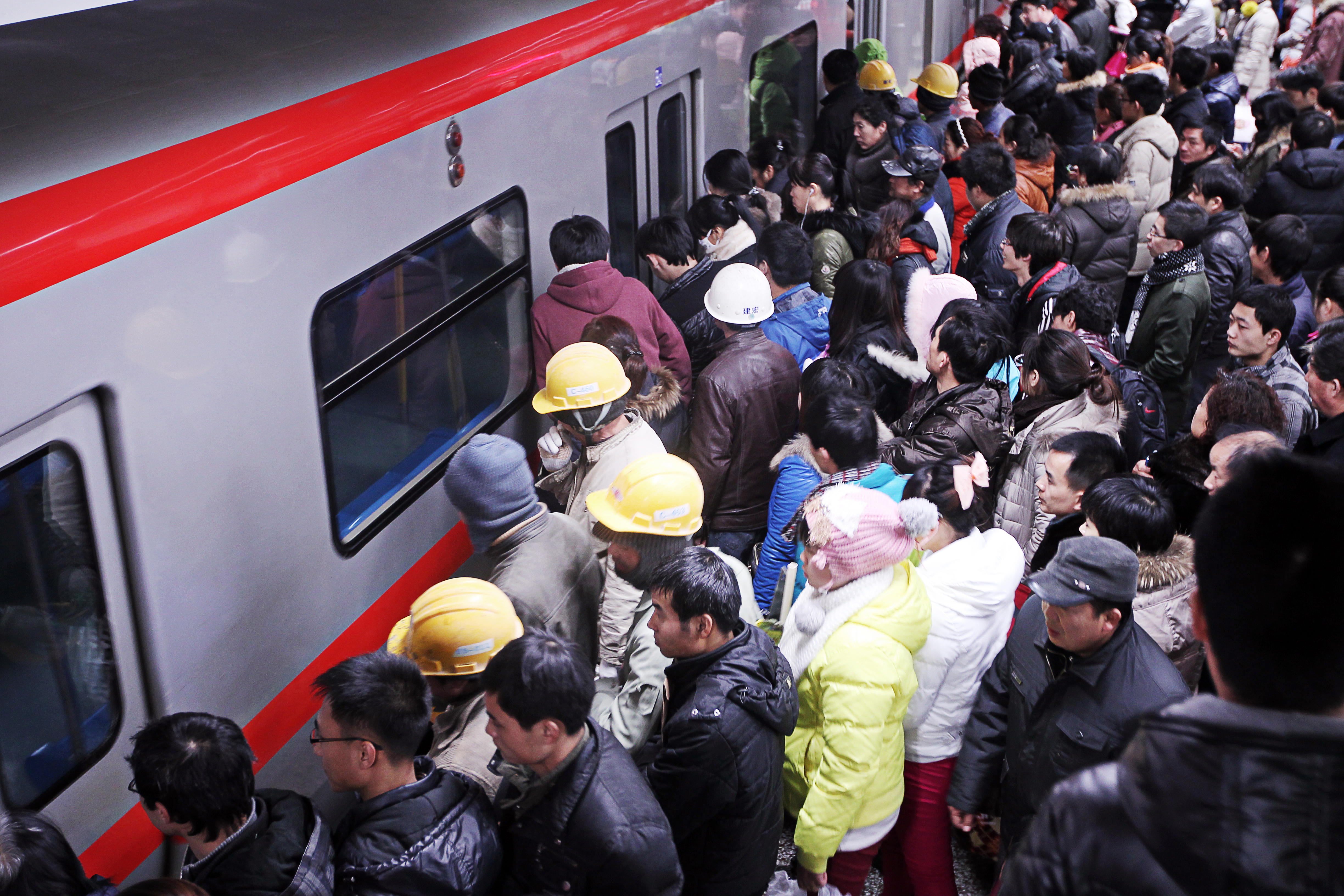 Beijing commuters head home in the evening rush hour. Photo: Simon Song